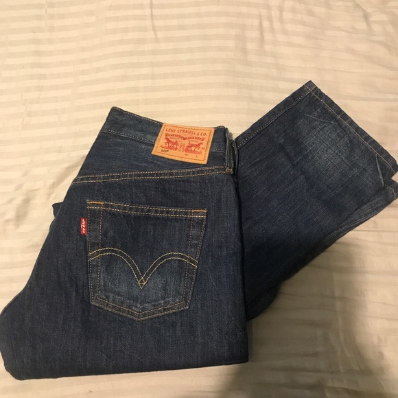 dark wash levi's 501
